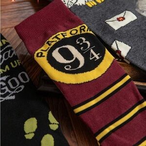 Harry Potter Platform 9 and 3/4  Casual Socks